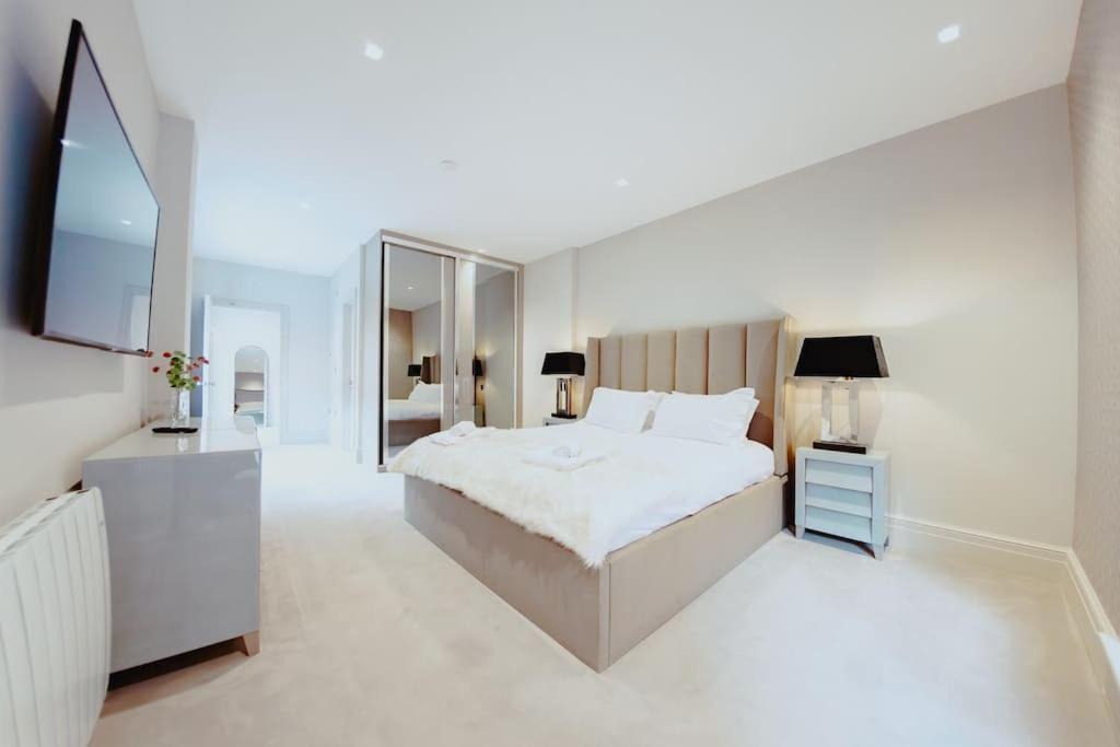 Apartamento 3-Story Townhouse - Sleeps 8 Leeds  Exterior foto